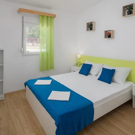 بيت للعطل Awesome In *